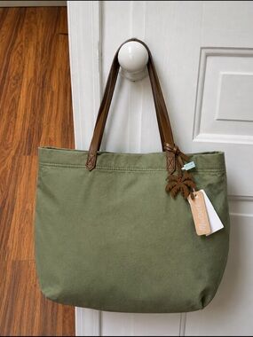 NWT Madewell Transport Tote in olive green canvas with leather straps